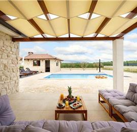 2 bedroom villa with pool near Skradin, sleeps 5